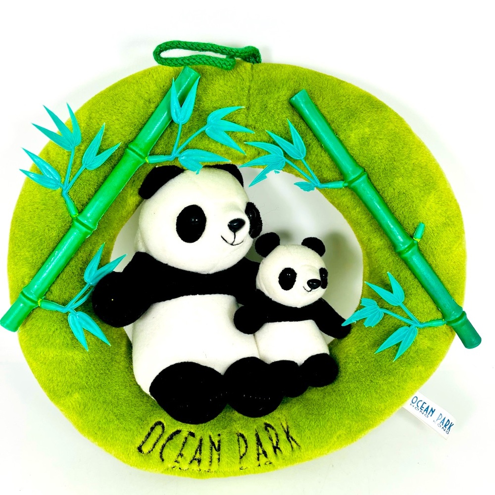 Ocean Park Hong Kong Panda Bear W/Baby Plush Circle Door Wall Hanging Souvenir